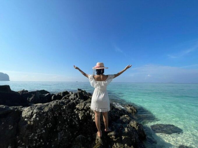 Early Bird Phi Phi Islands and 4 Islands by Speedboat - Activities at Pileh Lagoon