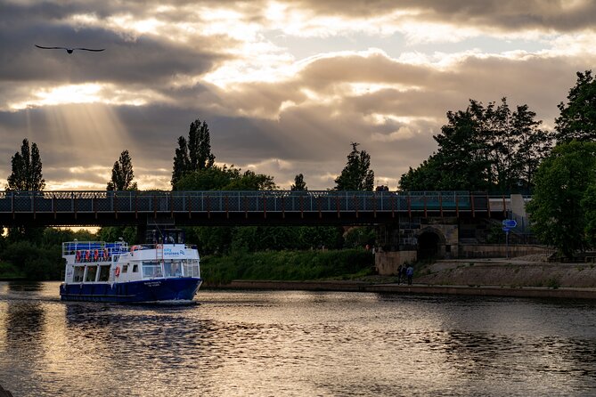 Early Evening Boat Cruise Through York - Inclusions and Accessibility Features