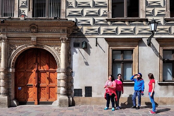 Early Good Morning Krakow Walking Tour With Traditional Breakfast - Accessibility and Additional Info
