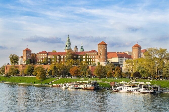 Early Good Morning Krakow Walking Tour With Traditional Breakfast - Experience Traditional Polish Breakfast