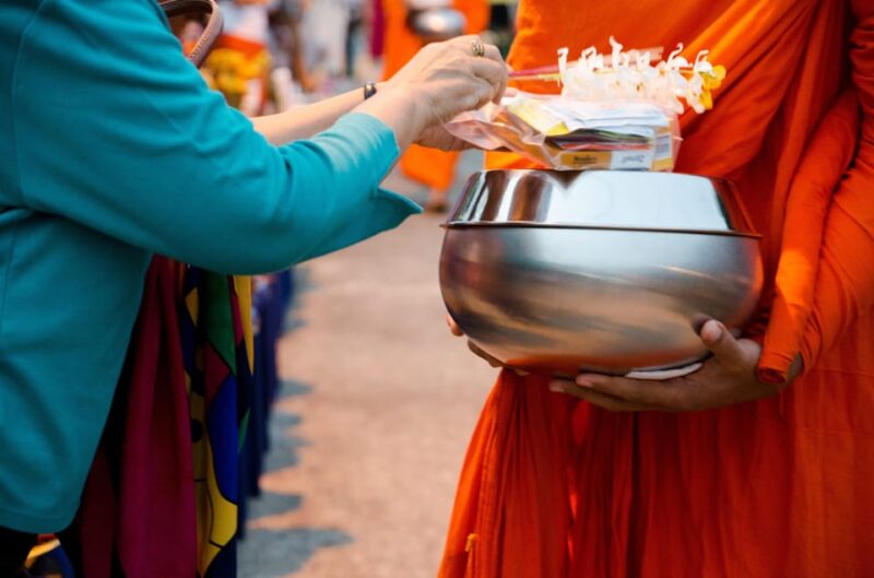 Early Morning at Doi Suthep With Monk Chanting and Alms Offering - Key Points