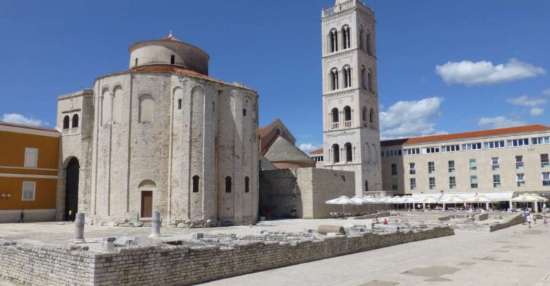 Early Morning Walking Tour of the Old Town in Zadar - Tour Experience