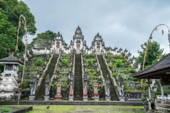 East Bali: Lempuyang Temple, Tirta Gangga, Virgin Beach Tour - Recommendations and What to Bring