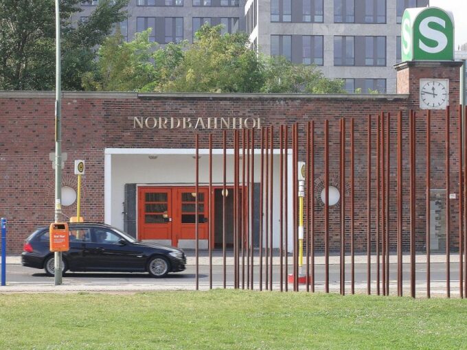 East Berlin 3-Hour Guided Tour: City of Shadows - Prices and Availability