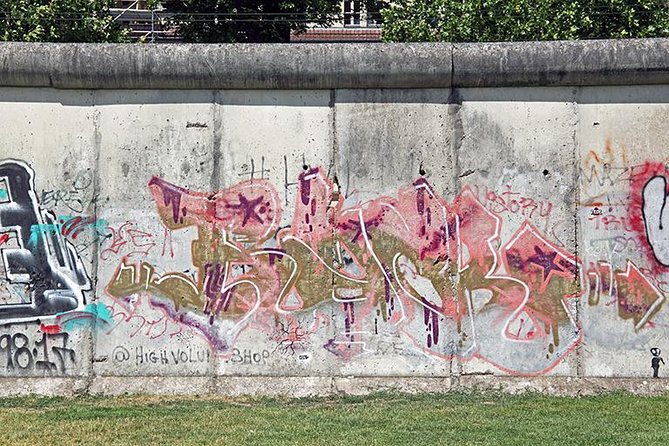 East Berlin and the Berlin Wall 2-Hour Walking Tour - Key Sites Visited