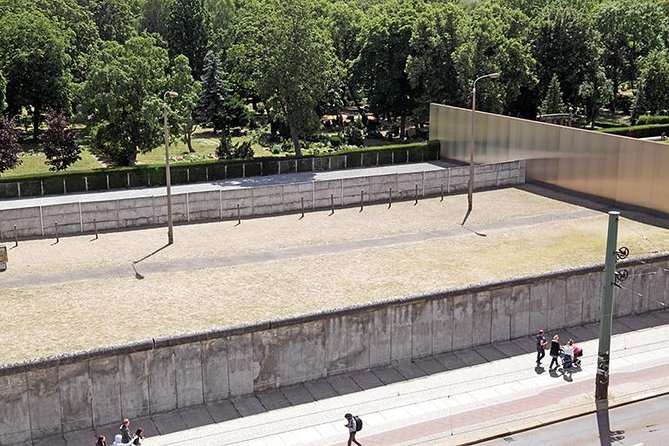 East Berlin and the Berlin Wall 2-Hour Walking Tour - Tour Logistics