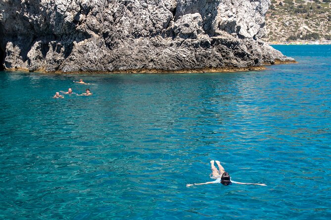 East Coast Bay to Bay Full-Day Boat Trip With Transfers - Snorkeling and Diving Equipment