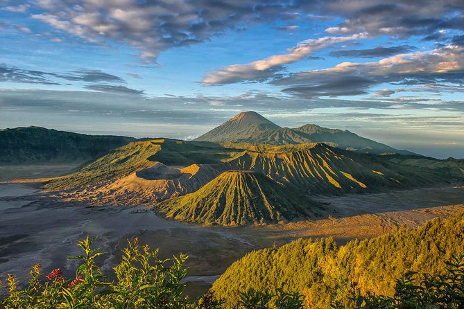 East Java Tours With Bromo Photography, Ijen Blue Fire and Waterfall - Experiencing Madakaripura Waterfall