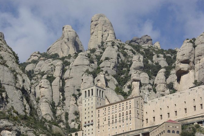 Easy Montserrat. Half-Day Trip From Barcelona - Inclusions and Exclusions