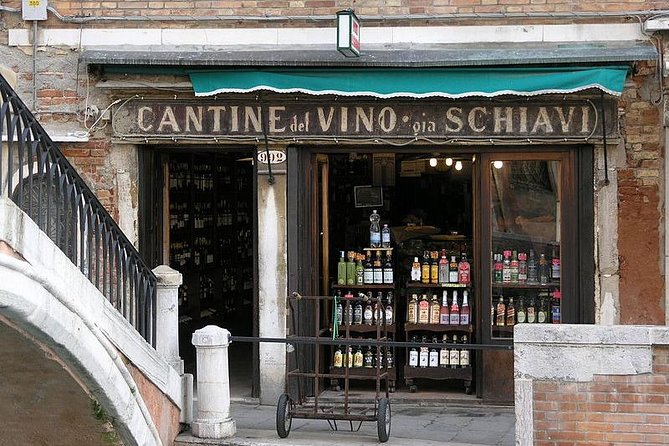 Eat Like a Local: 3-hour Venice Small-Group Food Tasting Walking Tour - Indulging in Cookies and Gelato