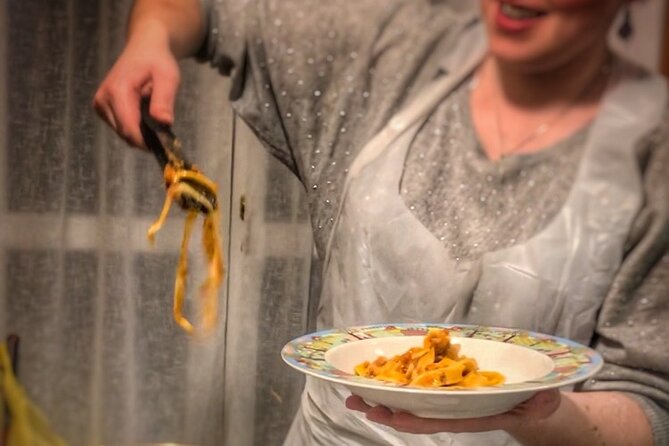 Eat Like a Local - Preparing the Pasta or Pizza