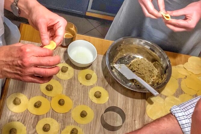 Eat Like a Local - Meeting Point and Accessibility