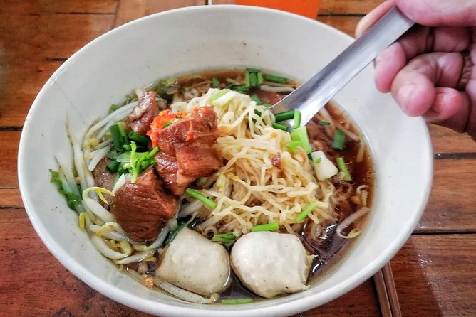 Eat Like a Local Food Tour in Hua Hin - Meeting and Pickup