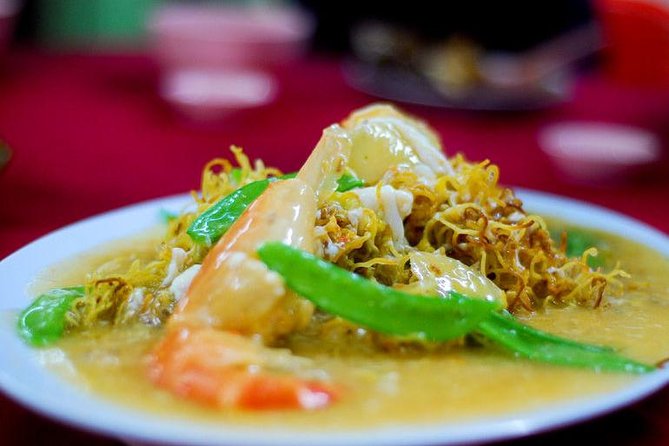 Eat Like a Local: Kuala Lumpur Hawker Center and Street Food Tour by Night - Tasting Malaysian Delicacies