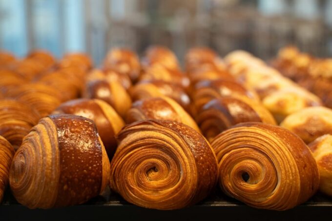 Eat Like a Parisian With a Local Guide - Embracing the Vibrant Marché Des Enfants Rouges
