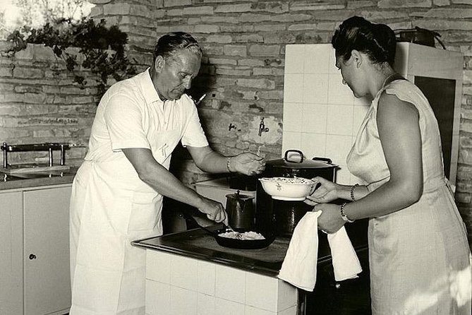 Eat Like Tito - Gastro Historical Experience - Making Karadjordje Steak