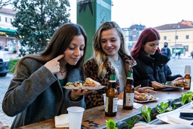 Eating Milan: Navigli Food & Drinks Tour - Exploring Navigli District