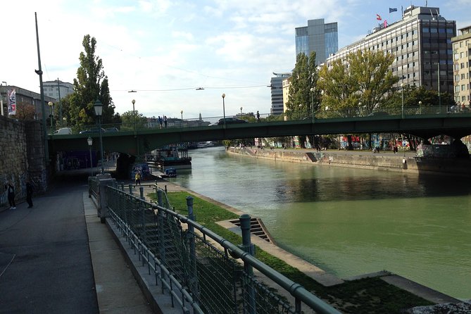 Ebike for Explorer Vienna 60MIN With Guide - Ride the Bike for the Whole Day - Meeting Location and Pickup