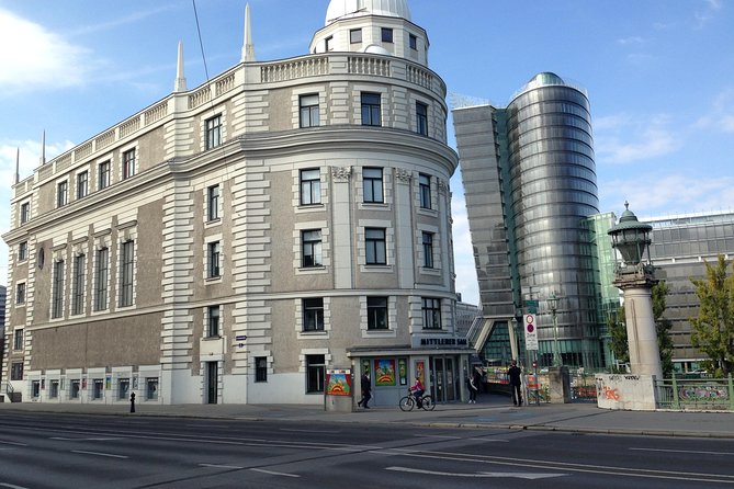 Ebike for Explorer Vienna 60MIN With Guide - Ride the Bike for the Whole Day - E-Bike Features and Usage