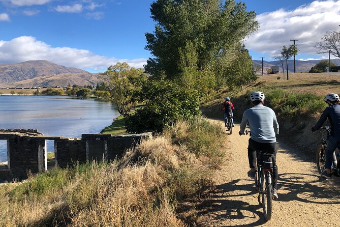 Ebike Tour Lake Dunstan Wine Tasting - Detailed Tour Itinerary