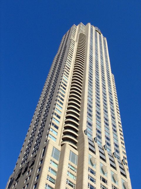 Echoes of Elegance: Chicago's Architectural Splendors - Cultural Allure and Elegance
