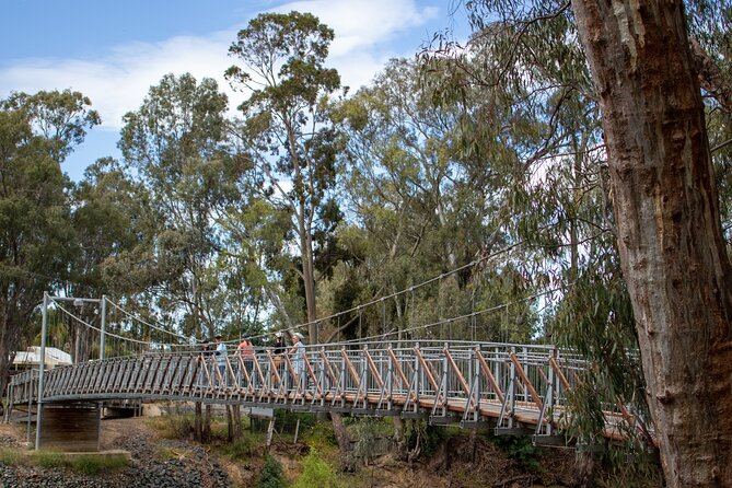 Echuca Guided E-Bike Cycling Tour - Equipment and Meeting Point
