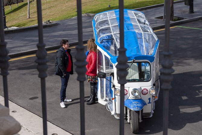 Eco Friendly Tuk Tuk Experience With the Local in Madrid - Local Insights and Culture