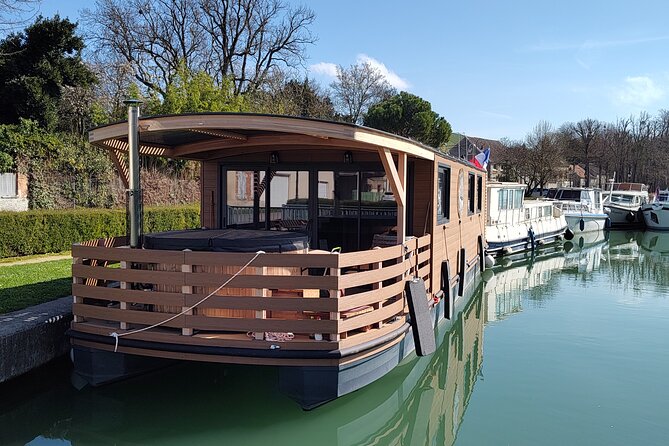 Eco-Responsible House Boat Rental in Aÿ Champagne With Driver - Amenities and Inclusions