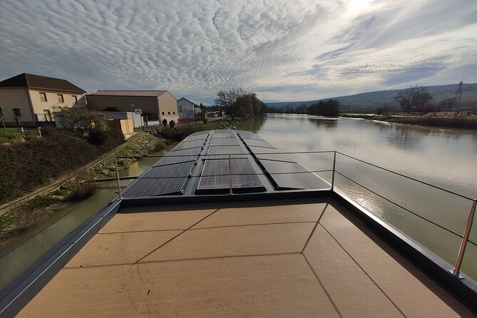 Eco-Responsible House Boat Rental in Aÿ Champagne With Driver - Accessibility and Participation