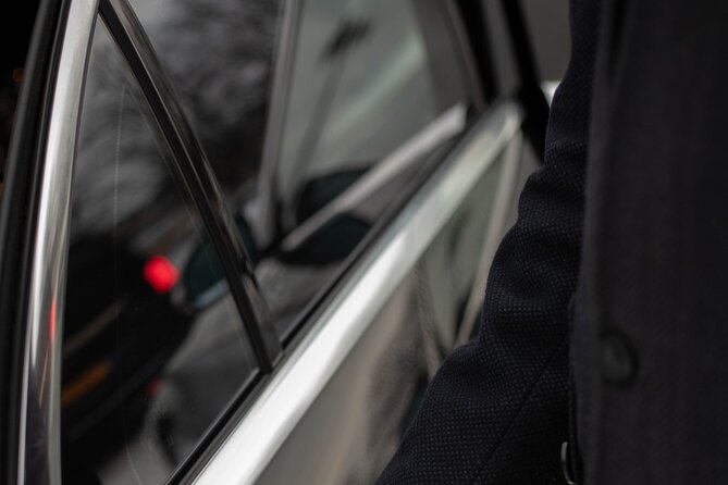 Economy Airport Transfer: From Arlanda Airport To Stockholm City - Booking and Reservation