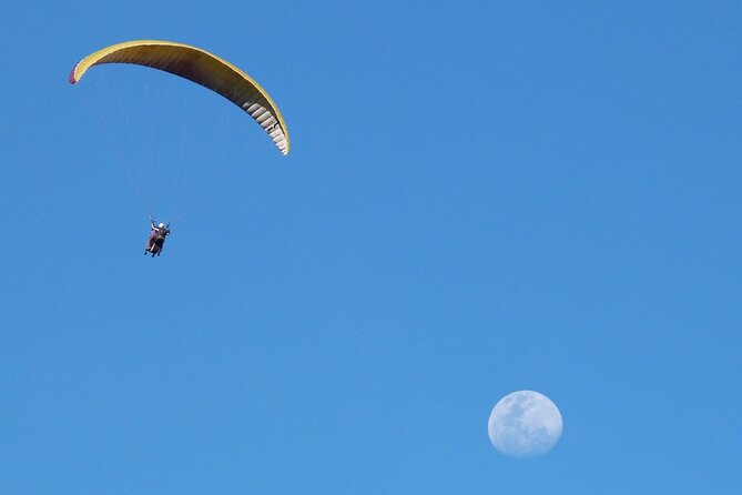 Ecuador Paragliding Baños - Preparing for the Paragliding Adventure