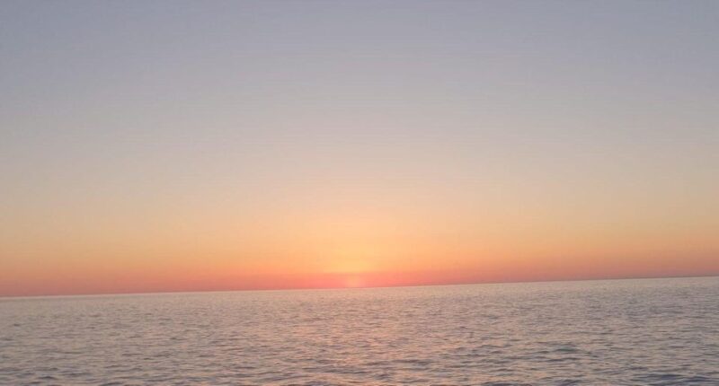 Ecxlusive Sunset Tour With Aperitif: 6 People - Key Points