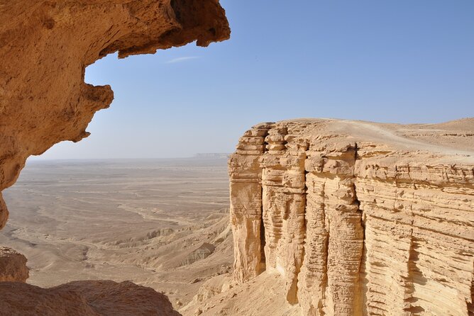 Edge of the World Tour From Riyadh Private 4x4 Car Pick up - Included Activities and Meals