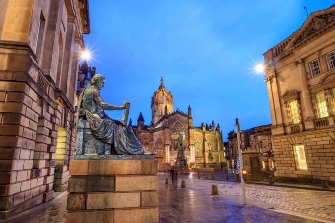Edinbourgh, Royal Mile: Walking Tour With Audio Guide - Frequently Asked Questions