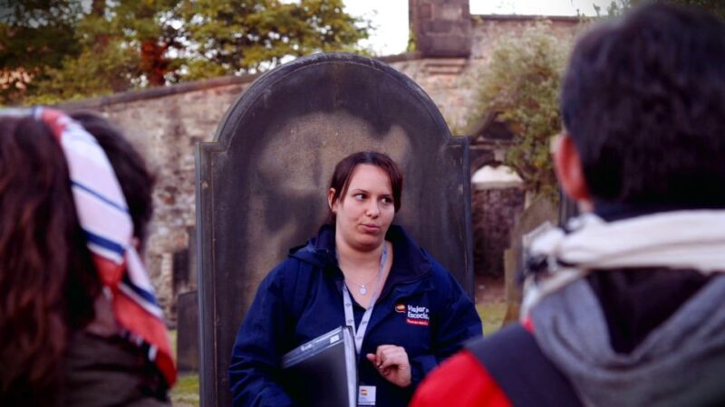 Edinburgh: 2-Hour Ghost Tour in Spanish - Guided Tour Details