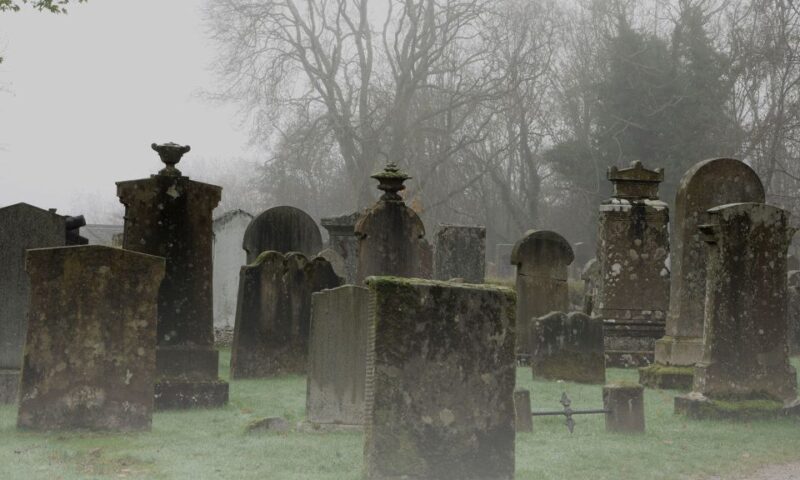 Edinburgh: 2-Hour Ghost Tour in Spanish - Preparation and Recommendations