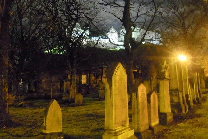 Edinburgh 2 Hour Nighttime Ghost Tour Italian Tour Guide - Participation Guidelines