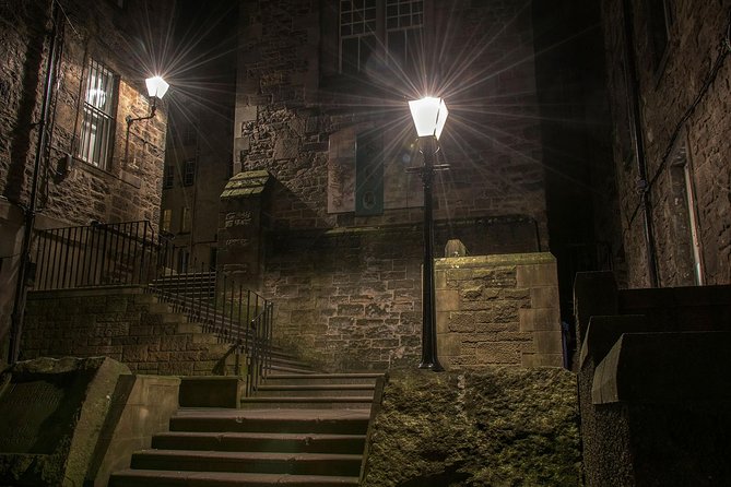 Edinburgh 2 Hour Nighttime Ghost Tour Italian Tour Guide - Customer Feedback