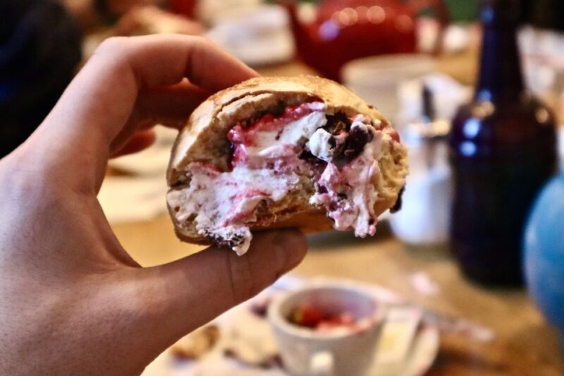 Edinburgh: 3-Hour Guided Secret Food Tour - Meeting Point and Logistics