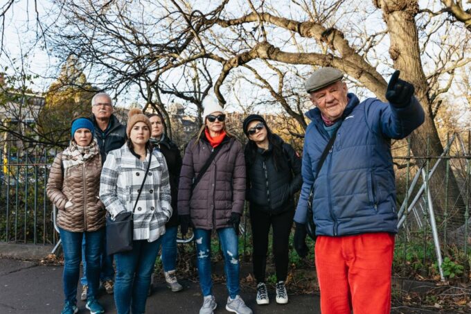 Edinburgh: 3-Hour Guided Walking Tour - Starting Location and Key Stops