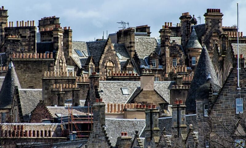 Edinburgh: 3-Hour Historical Walking Tour in Italian - Likely to Sell Out