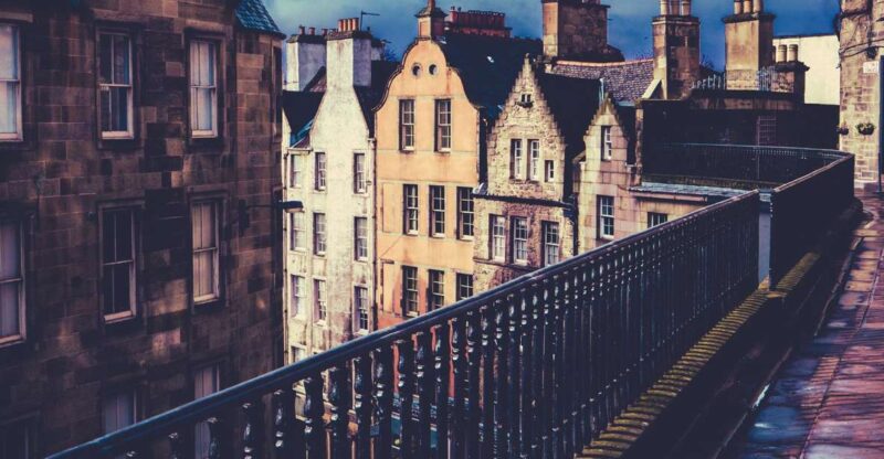 Edinburgh: 3-Hour Historical Walking Tour in Spanish - Key Points