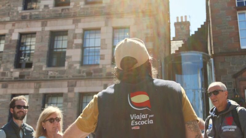 Edinburgh: 3-Hour Historical Walking Tour in Spanish - Participant Information