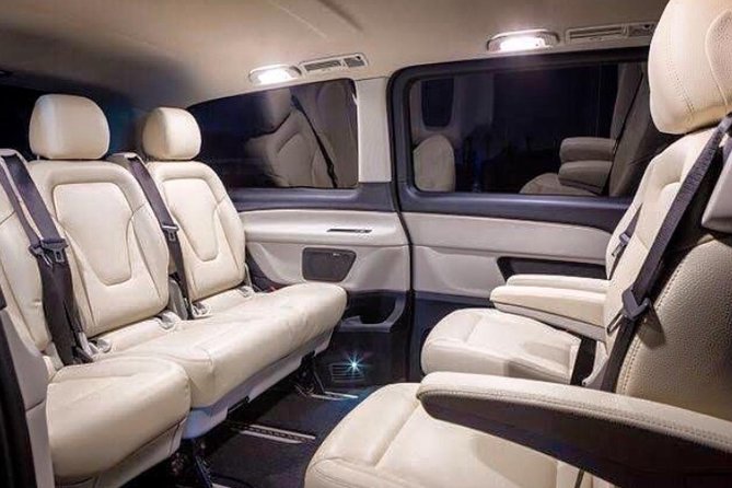 Edinburgh Airport to Glasgow City Chauffeured Hire Driver - Safe and Comfortable Transfer