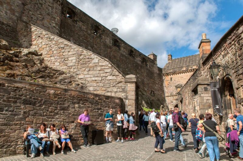 Edinburgh Castle: Guided Tour With Entry Ticket - Meeting Point and Restrictions