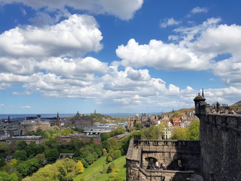Edinburgh Castle: Guided Tour With Live Guide - Highlights of the Tour