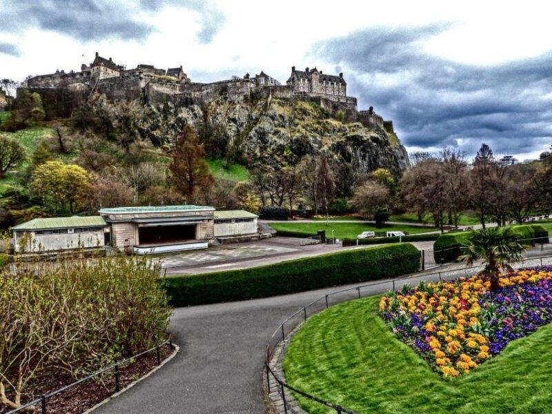Edinburgh Castle: Guided Tour With Tickets Included - Languages and Accessibility