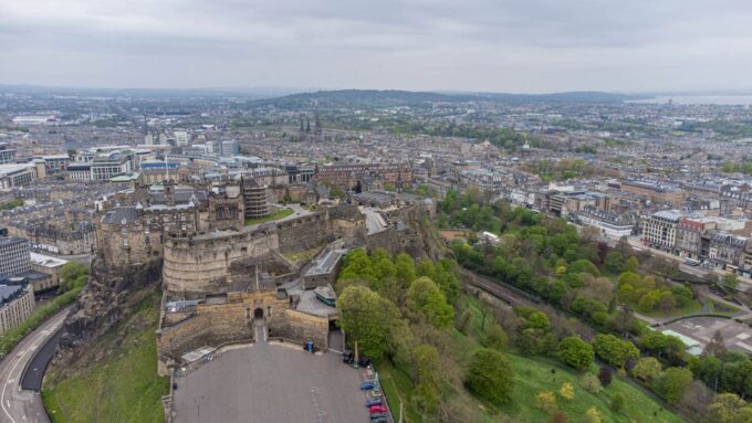 Edinburgh Castle: Guided Walking Tour With Entry Ticket - Booking and Cancellation