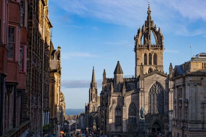 Edinburgh Castle: Guided Walking Tour With Entry Ticket - What to Expect