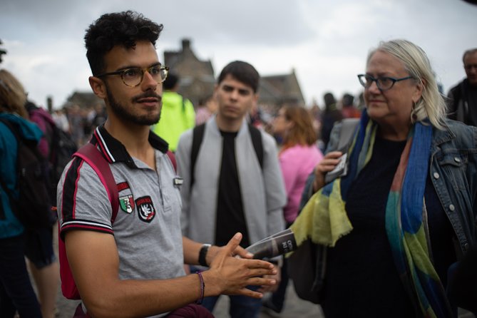 Edinburgh Castle PRIVATE TOUR With Ticket & Guide Included - Carbon Neutral Castle Tour Experience